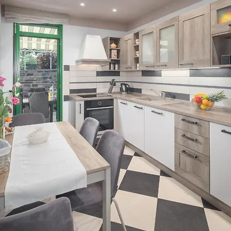 Amazing In With Kitchen
