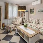 Cozy In Lägenhet